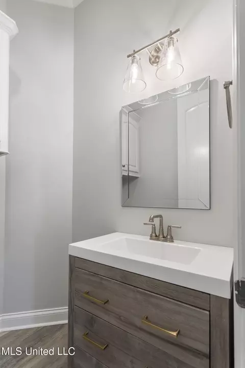 Bath - 100 Laird Ave, Madison, MS 39110 photo 1 of 5