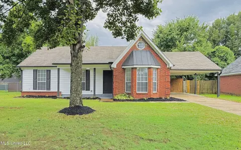 9905 Riggan Dr, Olive Branch, MS 38654