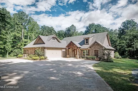 2072 Quail Hill Rd, Brandon, MS 39042