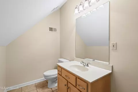 Bath - 193 E Crockett Loop, Hernando, MS 38632 photo 8 of 8