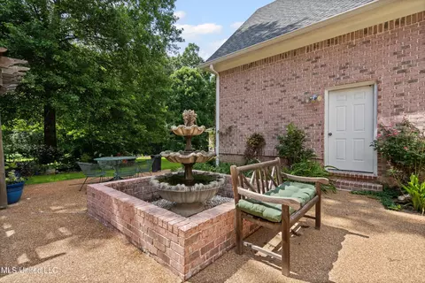 Exterior - 193 E Crockett Loop, Hernando, MS 38632 photo 9 of 22
