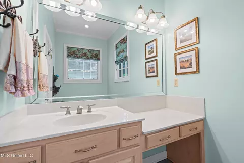 Bath - 193 E Crockett Loop, Hernando, MS 38632 photo 3 of 8