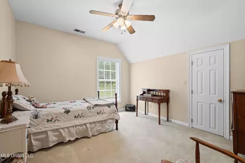Bedroom - 193 E Crockett Loop, Hernando, MS 38632 photo 5 of 7
