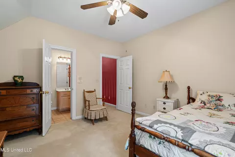 Bedroom - 193 E Crockett Loop, Hernando, MS 38632 photo 6 of 7
