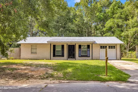 2001 S Haven Dr, Gautier, MS 39553