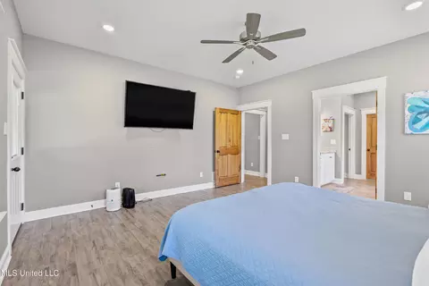 Bedroom - 7100 County Line Rd, Coldwater, MS 38618 photo 2 of 4