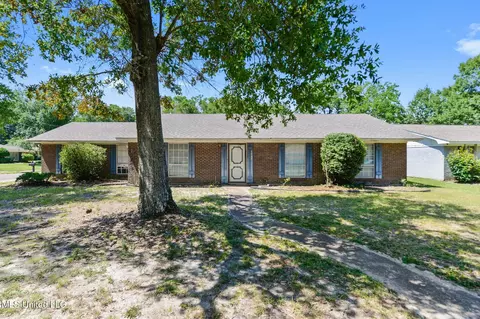2407 Collins Blvd, Gulfport, MS 39507