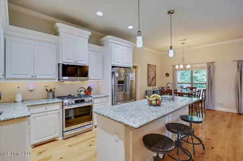 Kitchen - 218 Falls Xing, Madison, MS 39110 photo 1 of 4