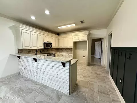 105 Copper Ridge Ln, Florence, MS 39073 photo 9