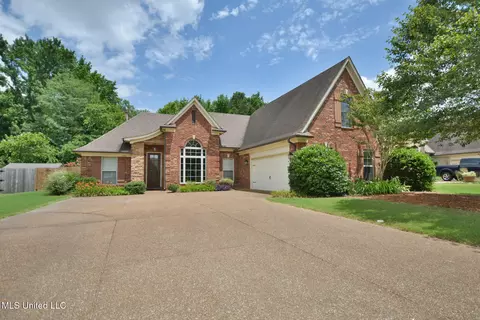 5088 Garner Ln, Southaven, MS 38672