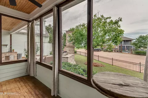 Exterior - 200 Arbor Trl, Brandon, MS 39047 photo 5 of 20