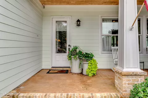 Exterior - 200 Arbor Trl, Brandon, MS 39047 photo 2 of 20