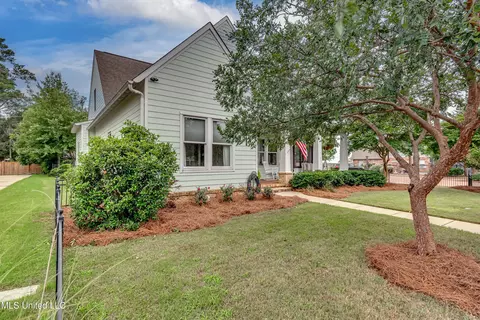 Exterior - 200 Arbor Trl, Brandon, MS 39047 photo 17 of 20