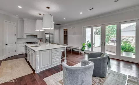 Kitchen - 200 Arbor Trl, Brandon, MS 39047 photo 1 of 8