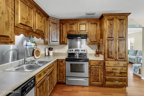 Kitchen - 3287 Lloyd Eubanks Rd, Lucedale, MS 39452 photo 3 of 3