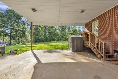 Exterior - 3287 Lloyd Eubanks Rd, Lucedale, MS 39452 photo 6 of 12