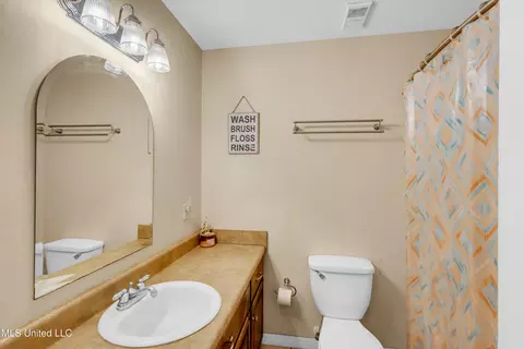 Bath - 3287 Lloyd Eubanks Rd, Lucedale, MS 39452 photo 2 of 2