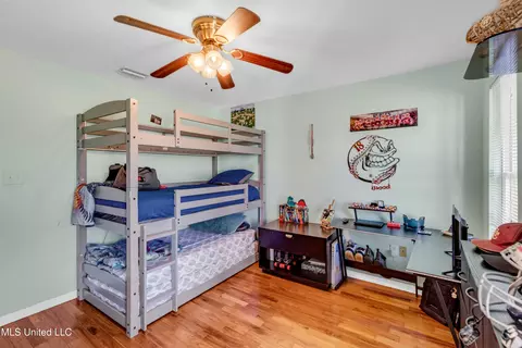 Bedroom - 3287 Lloyd Eubanks Rd, Lucedale, MS 39452 photo 2 of 4