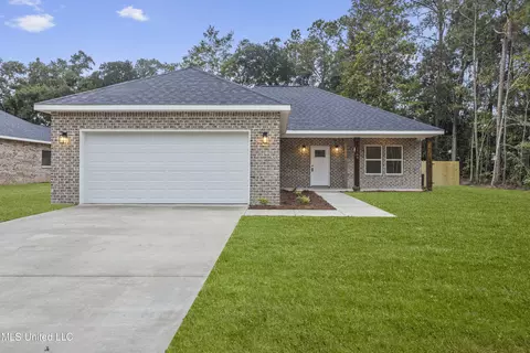 1789 Granhurst St, Gautier, MS 39553
