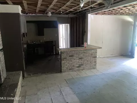 950 Woodville Dr, Jackson, MS 39212 photo 9