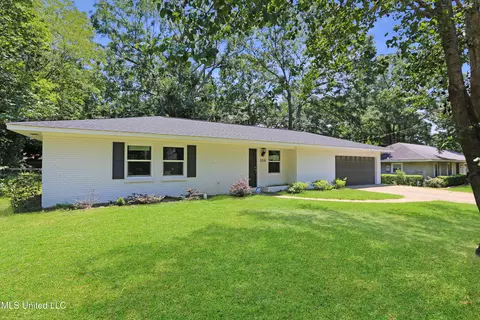1250 Summer Ln, Jackson, MS 39211
