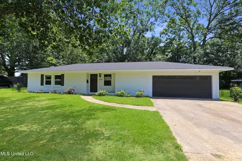 Exterior - 1250 Summer Ln, Jackson, MS 39211 photo 5 of 5
