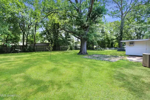 Exterior - 1250 Summer Ln, Jackson, MS 39211 photo 2 of 5