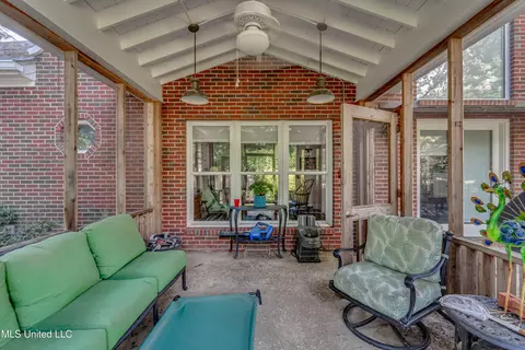 Exterior - 407 Daniel Dr, Brandon, MS 39047 photo 6 of 14
