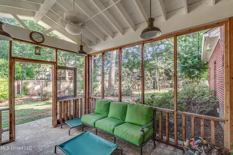Exterior - 407 Daniel Dr, Brandon, MS 39047 photo 7 of 14