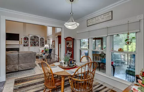 Dining - 407 Daniel Dr, Brandon, MS 39047 photo 2 of 5