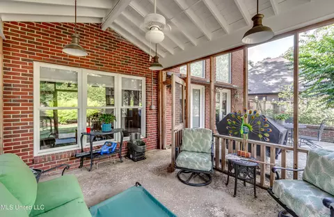 Exterior - 407 Daniel Dr, Brandon, MS 39047 photo 8 of 14