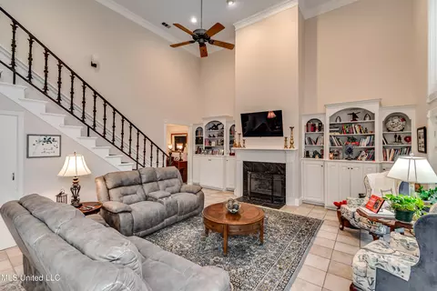 Living - 407 Daniel Dr, Brandon, MS 39047 photo 3 of 3
