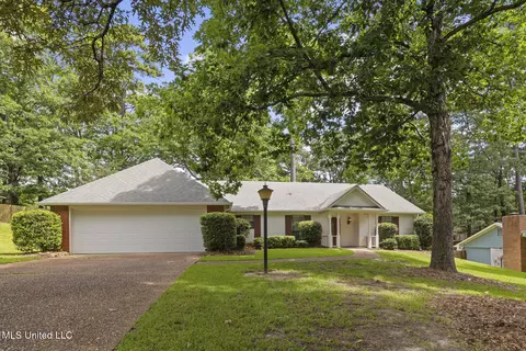 830 Rushton Cir, Brandon, MS 39047