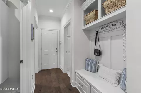 Entry Way - 118 Hampton Ln, Madison, MS 39110 photo 2 of 2