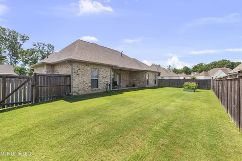 Exterior - 118 Hampton Ln, Madison, MS 39110 photo 4 of 4