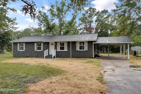 9001 Graham Rd, Moss Point, MS 39562