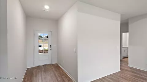 Entry Way - 440 Piney Dr, Pearl, MS 39208 photo 2 of 6