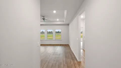 Entry Way - 440 Piney Dr, Pearl, MS 39208 photo 3 of 6
