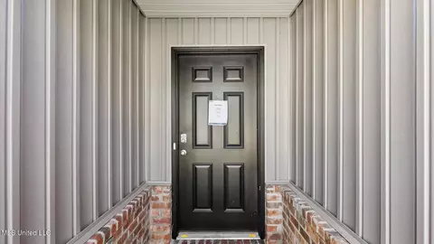 Entry Way - 213 Raulston Dr, Byram, MS 39272 photo 1 of 6
