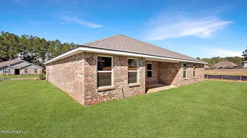 Exterior - 213 Raulston Dr, Byram, MS 39272 photo 4 of 5