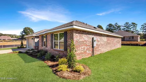 Exterior - 213 Raulston Dr, Byram, MS 39272 photo 2 of 5