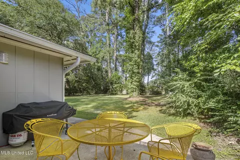 Exterior - 3950 Eastline Dr, Jackson, MS 39211 photo 3 of 5