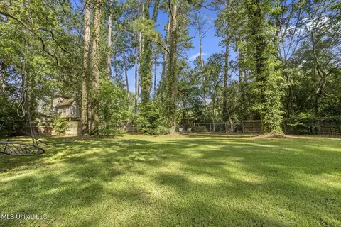 Exterior - 3950 Eastline Dr, Jackson, MS 39211 photo 2 of 5