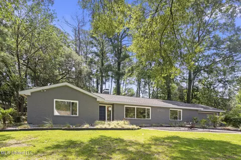 3950 Eastline Dr, Jackson, MS 39211