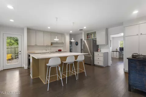 Kitchen - 3950 Eastline Dr, Jackson, MS 39211 photo 1 of 3