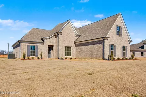 Exterior - 2545 Scott Meadows Ln, Hernando, MS 38632 photo 3 of 7