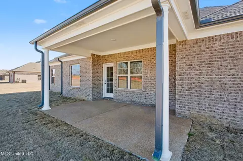 Exterior - 2545 Scott Meadows Ln, Hernando, MS 38632 photo 5 of 7
