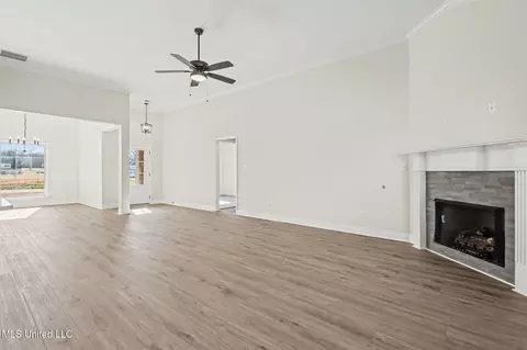 Living - 2545 Scott Meadows Ln, Hernando, MS 38632 photo 3 of 3