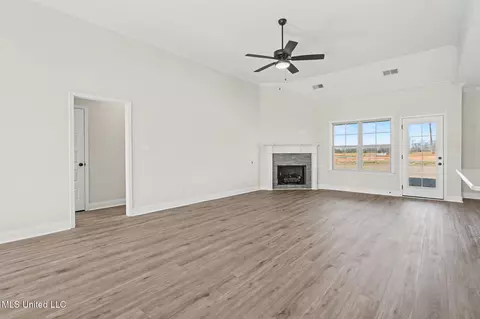 Living - 2545 Scott Meadows Ln, Hernando, MS 38632 photo 1 of 3