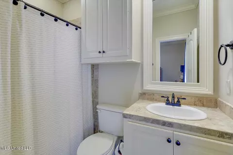 Bath - 109 Claiborne St, Madison, MS 39110 photo 3 of 4